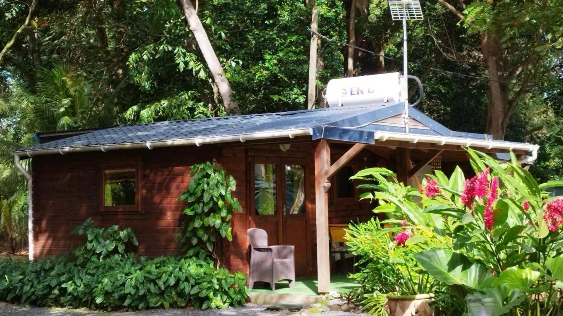 Insolite Arawakane Gites Du Manial Chalet Pointe-Noire Holiday home